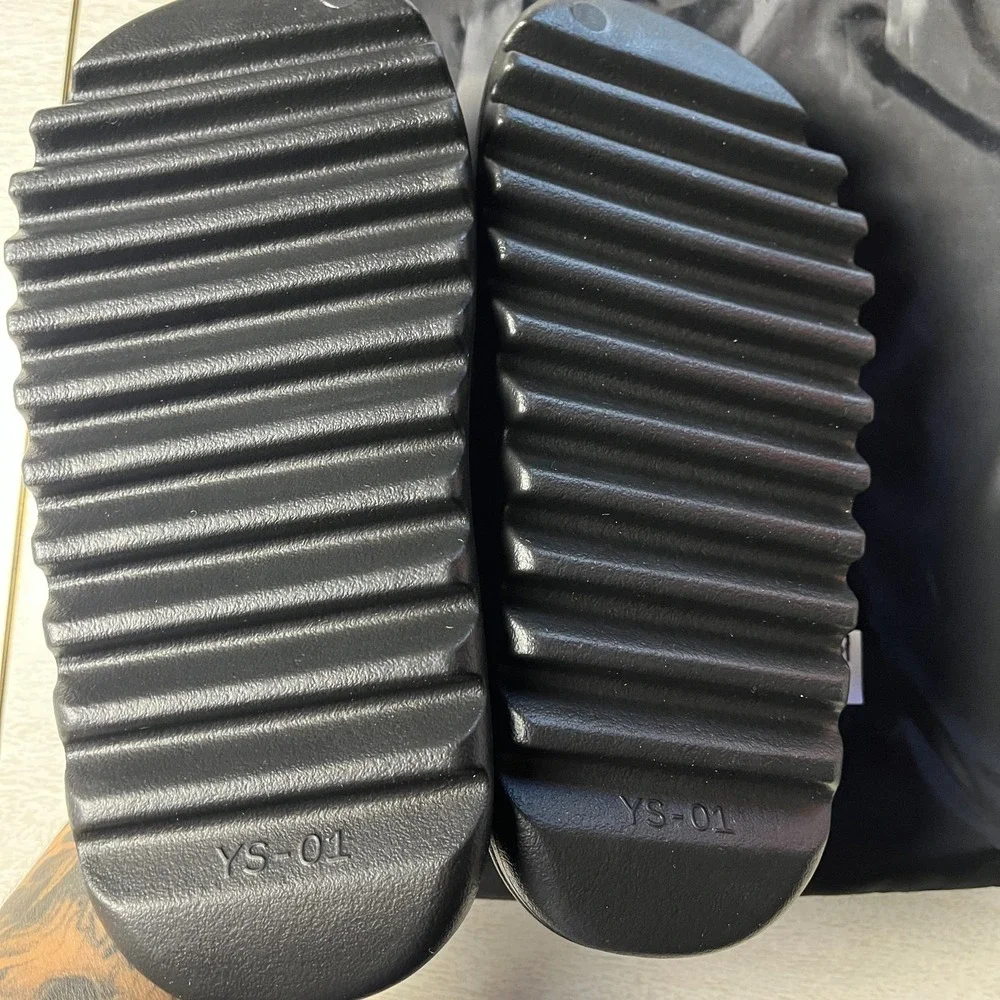Yeezy Slide YS-01 Black Size 9 Brand New with bag Slippers
